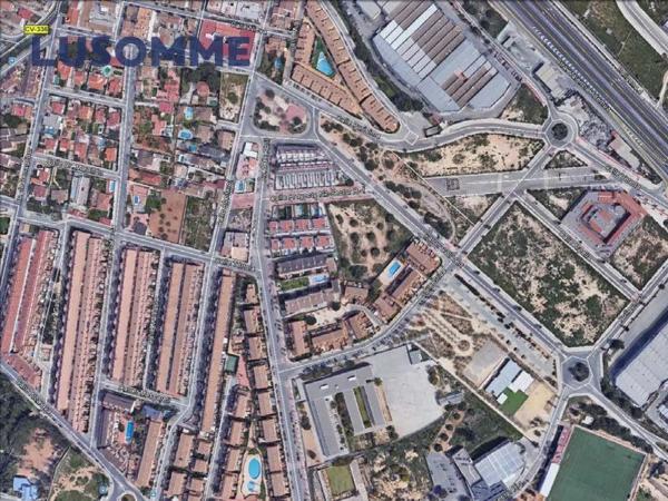 Terreno en calle Griva