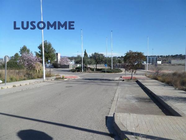 Terreno en calle Griva