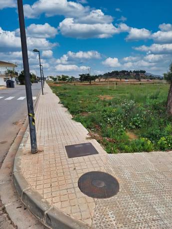 Terreno en paseo de Valencia