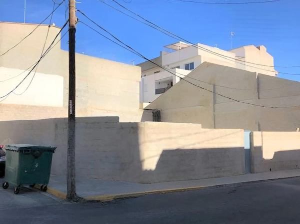 Terreno en calle j José Benedicto