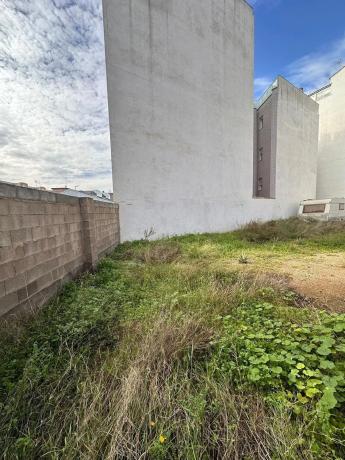 Terreno en calle de Pedralba