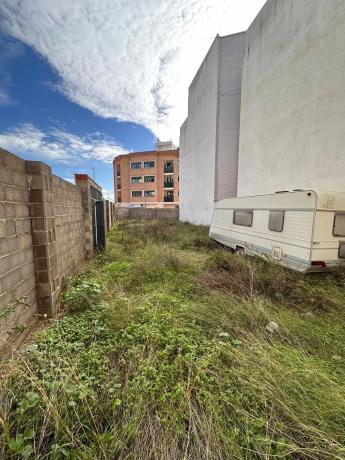 Terreno en calle de Pedralba