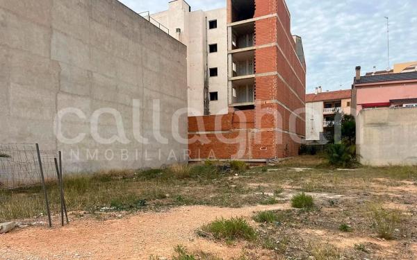 Terreno en calle José Quirós