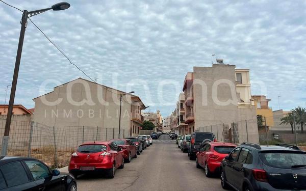 Terreno en calle José Quirós