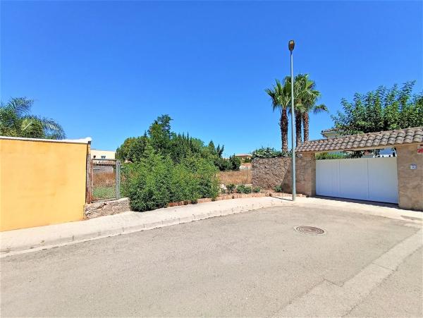 Terreno en calle Jaén