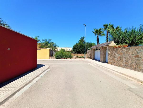 Terreno en calle Jaén