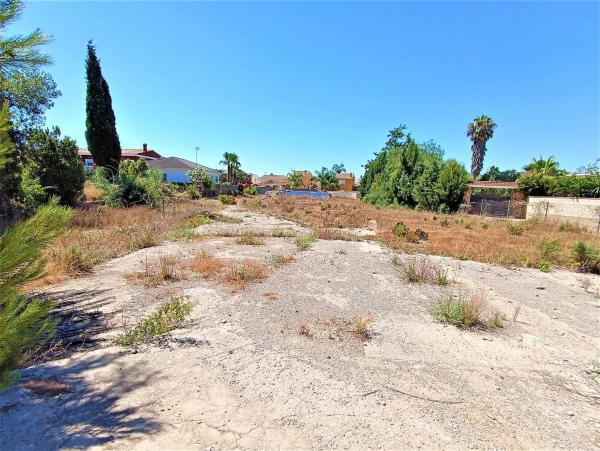 Terreno en calle Jaén