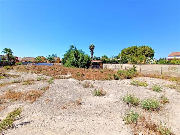 Terreno en calle Jaén