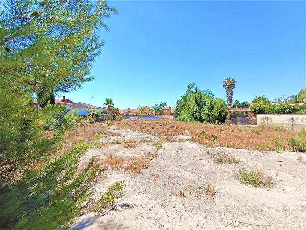 Terreno en calle Jaén
