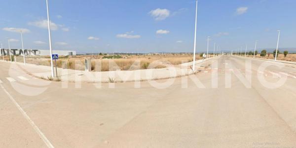 Terreno en Urbanizaciones