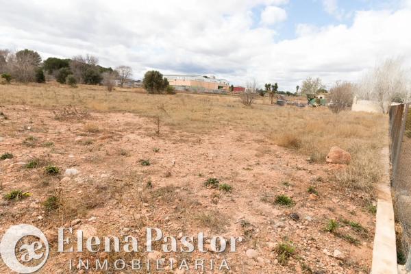 Terreno en plaza Poligono N-77.S