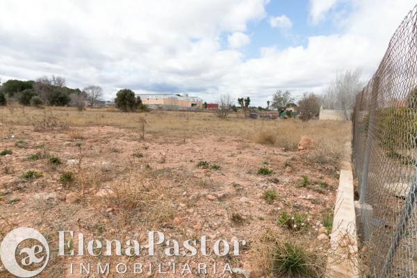 Terreno en plaza Poligono N-77.S