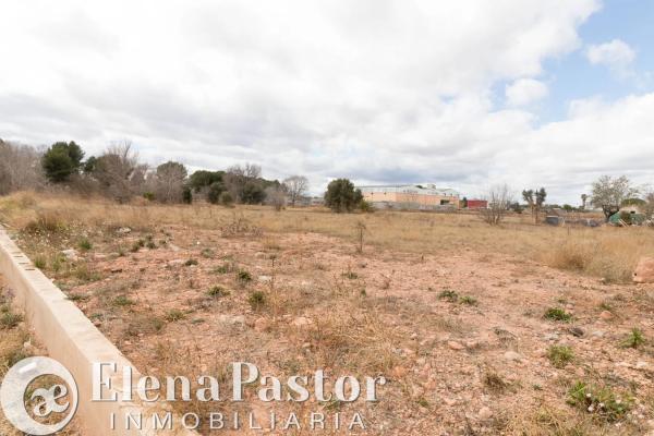 Terreno en plaza Poligono N-77.S