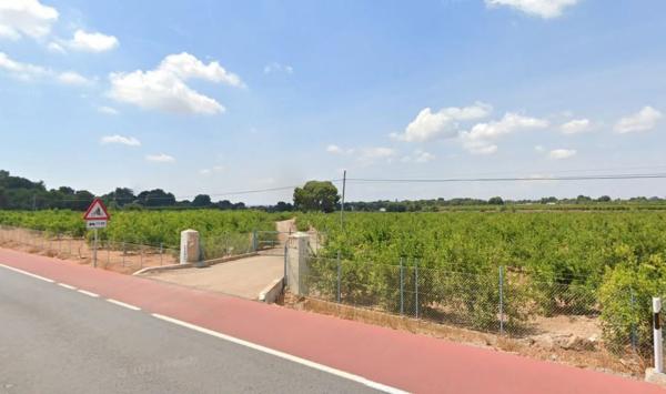 Terreno en plaza Poligono 28, 422