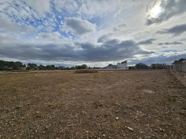 Terreno en calle de Joaquín Turina