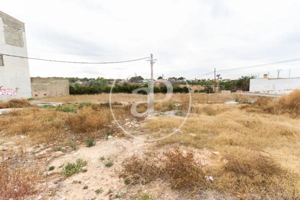 Terreno en calle la Huerta