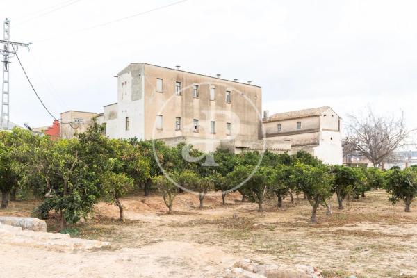 Terreno en calle la Huerta