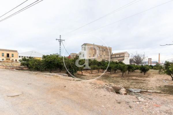 Terreno en calle la Huerta