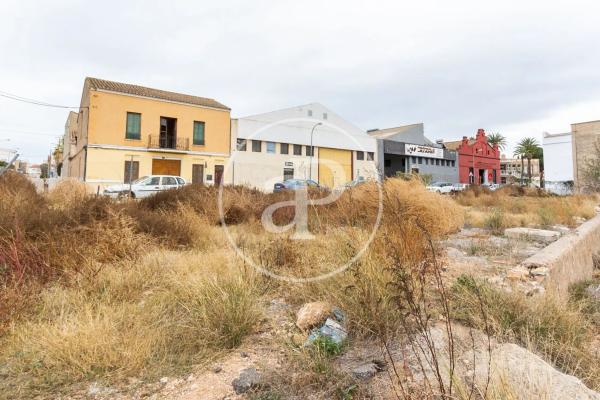 Terreno en calle la Huerta