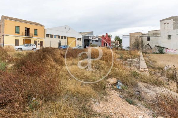 Terreno en calle la Huerta
