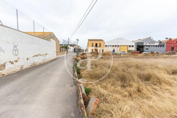 Terreno en calle la Huerta