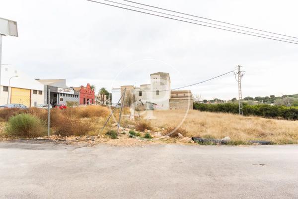Terreno en calle la Huerta