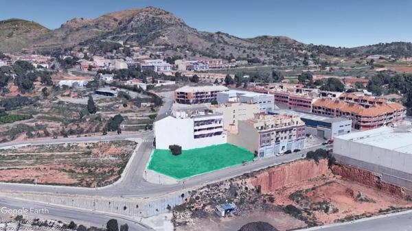 Terreno en calle Horta Nova