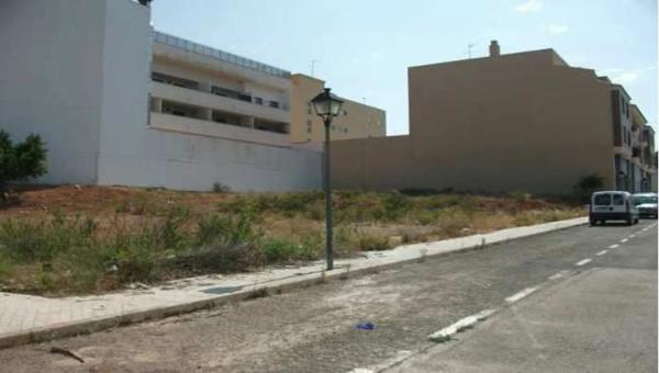 Terreno en calle Horta Nova