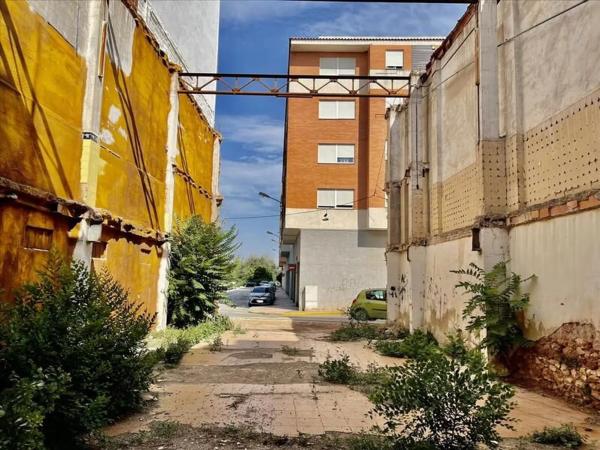 Terreno en calle la Bàscula