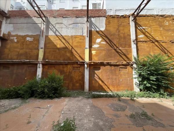 Terreno en calle la Bàscula