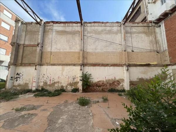 Terreno en calle la Bàscula