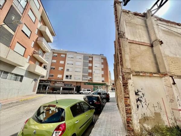 Terreno en calle la Bàscula