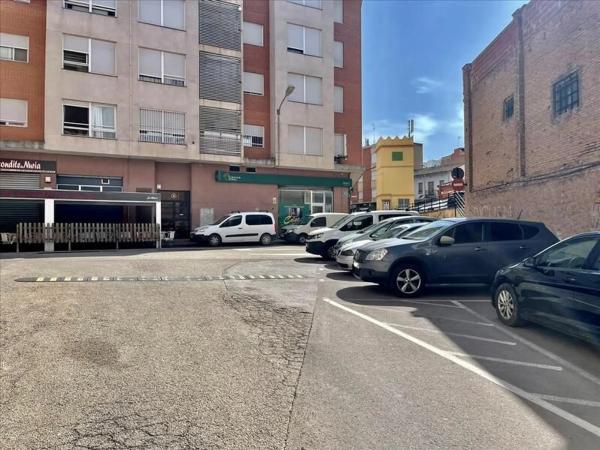 Terreno en calle la Bàscula