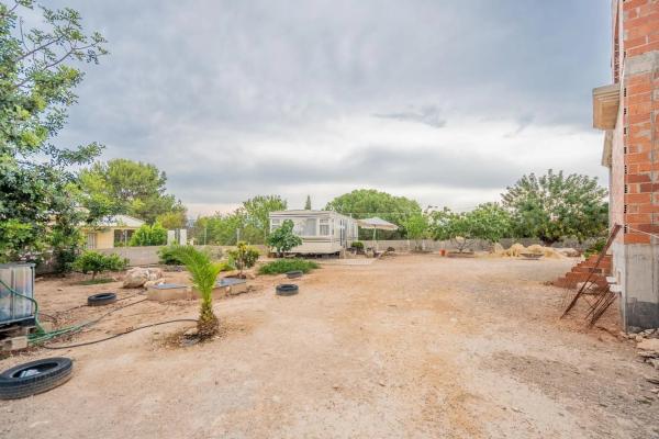 Terreno en calle les Petunies