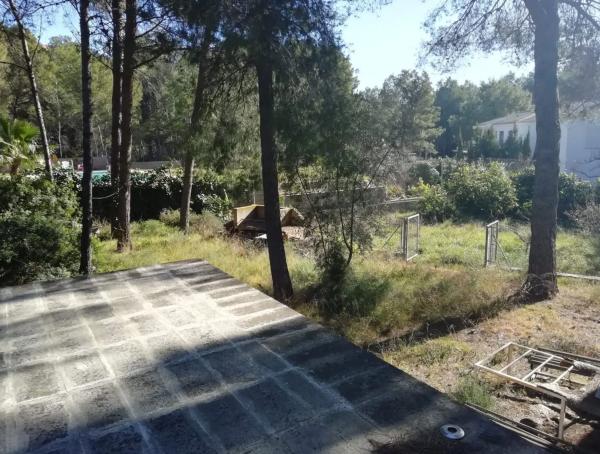 Terreno en calle Nou