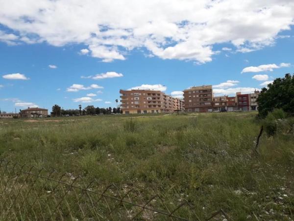 Terreno en calle Vicario Camarena