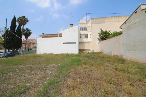 Terreno en calle d'Alfonso Pelechà