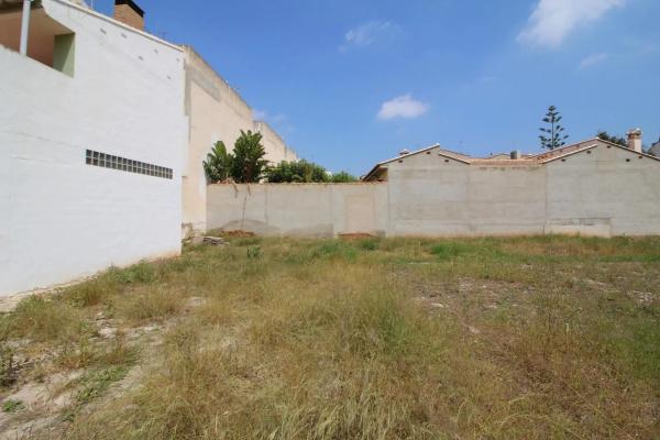 Terreno en calle d'Alfonso Pelechà