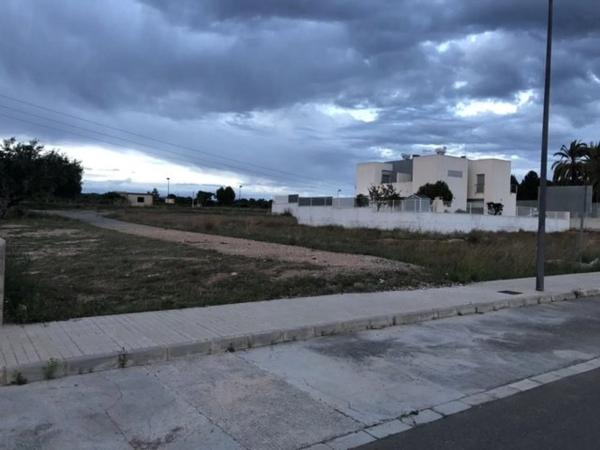 Terreno en avenida Constitución, 179