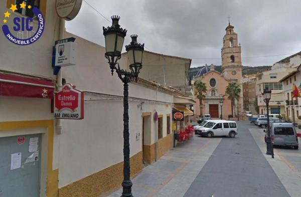 Terreno en plaza Iglesia