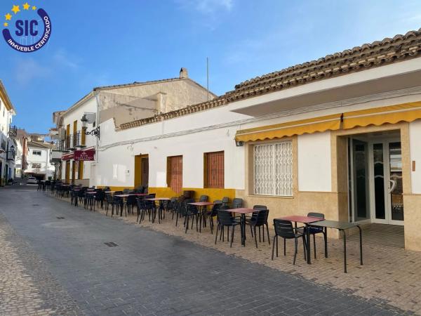 Terreno en plaza Iglesia