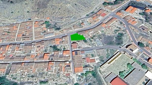 Terreno en calle Colón