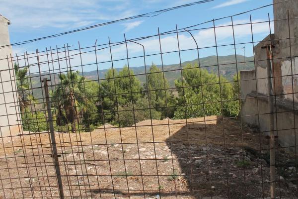 Terreno en Fuente del sol, 23