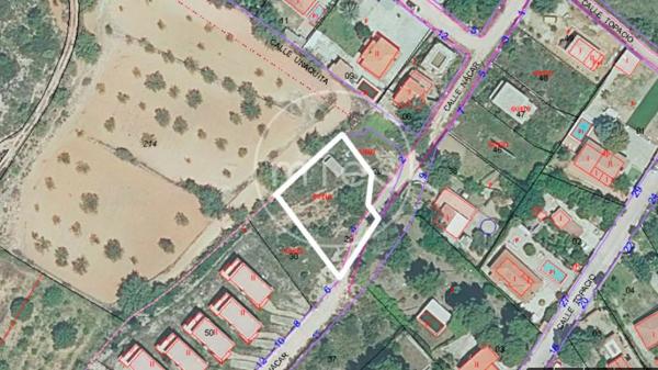 Terreno en calle Nacar s/n
