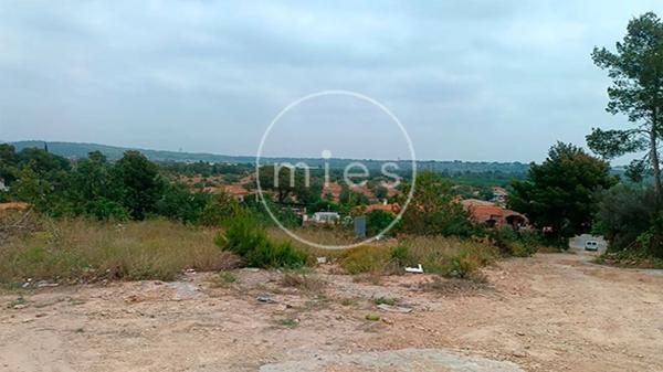 Terreno en calle Nacar s/n