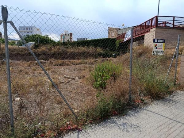 Terreno en calle Antonio Machado