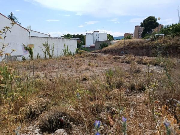 Terreno en calle Antonio Machado
