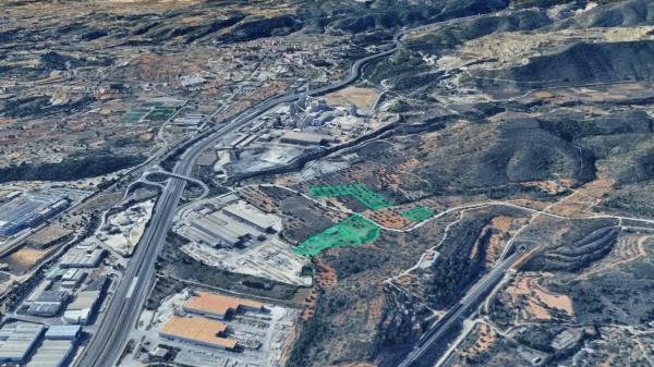 Terreno en carretera Madrid-Valencia