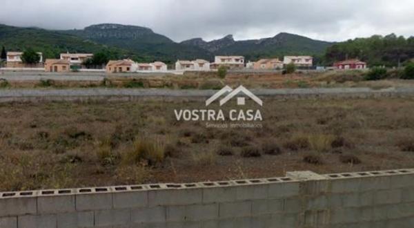 Terreno en calle Llanorel