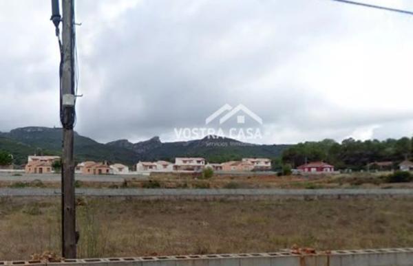 Terreno en calle Llanorel